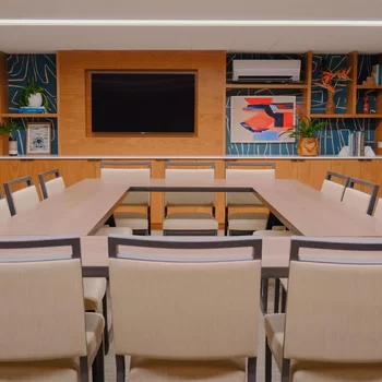 羅默威基基大使酒店