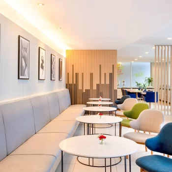 曼谷沙吞宜必思酒店