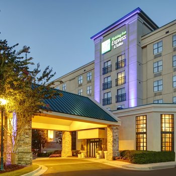 Holiday Inn Express & Suites Atlanta Buckhead