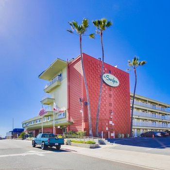 Surfer Beach Hotel