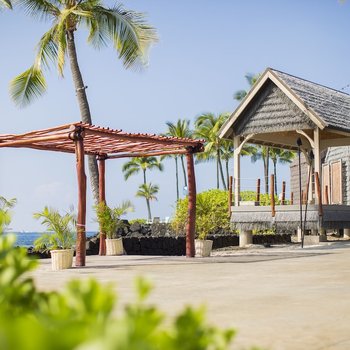 Courtyard by Marriott King Kamehameha's Kona Beach Hotel