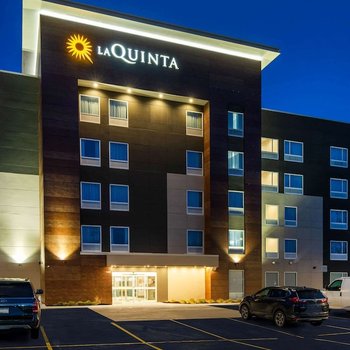 La Quinta Inn & Suites by Wyndham Buffalo Amherst