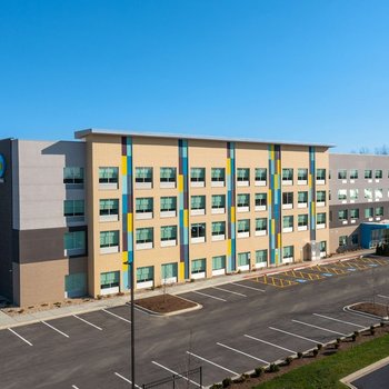 Tru by Hilton Naperville Chicago