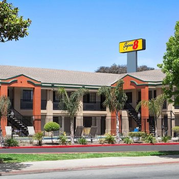 Super 8 by Wyndham Salinas