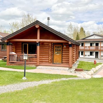 Beartooth Hideaway Inn & Cabins