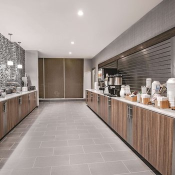 La Quinta Inn & Suites by Wyndham Dallas Grand Prairie North