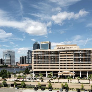 DoubleTree by Hilton Jacksonville Riverfront