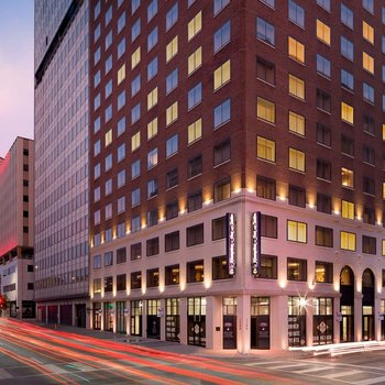 Hampton Inn & Suites Dallas / Downtown