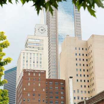 Hampton Inn & Suites Dallas / Downtown