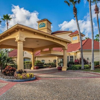 La Quinta Inn & Suites by Wyndham Orlando Airport North