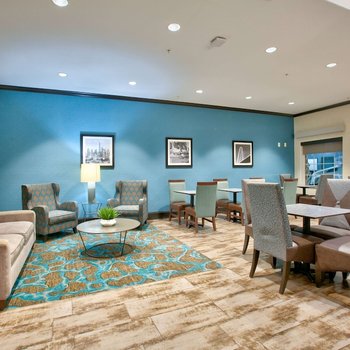 La Quinta Inn & Suites by Wyndham Dallas Grand Prairie South