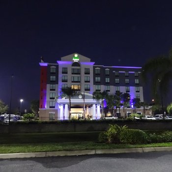 Holiday Inn Express & Suites, International Drive, an IHG Hotel