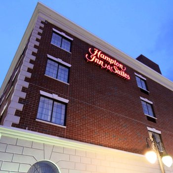 Hampton Inn & Suites Rockville Centre