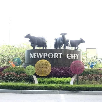 101 Newport Condo Across the Airport