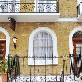 埃爾姆伍德酒店