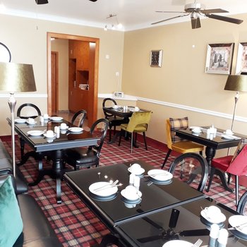 奧斯塔先生與女士酒店