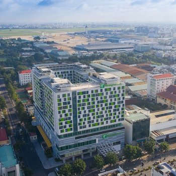 Holiday Inn & Suites Saigon Airport