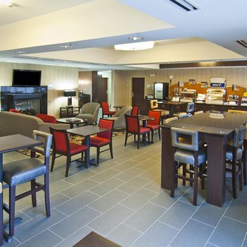 Holiday Inn Express & Suites Jackson/Pearl Intl Airport