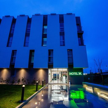 波多機場 3K 酒店