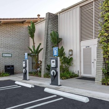 聖巴巴拉華美達酒店