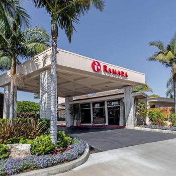 聖巴巴拉華美達酒店