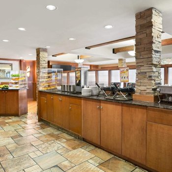 Canmore Inn & Suites