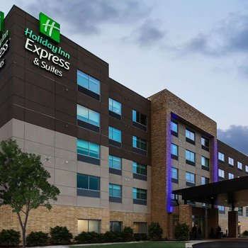 Holiday Inn Express & Suites Chicago O'Hare Airport