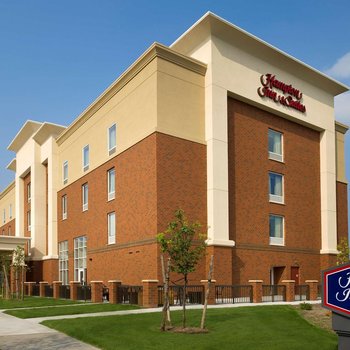 Hampton Inn & Suites Syracuse/Carrier Circle