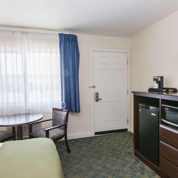 Days Inn by Wyndham Santa Maria