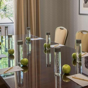 芝加哥伍德戴爾埃爾克格羅夫希爾頓逸林酒店