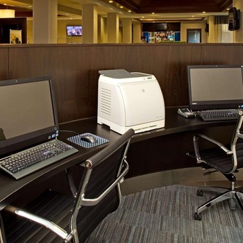 芝加哥伍德戴爾埃爾克格羅夫希爾頓逸林酒店