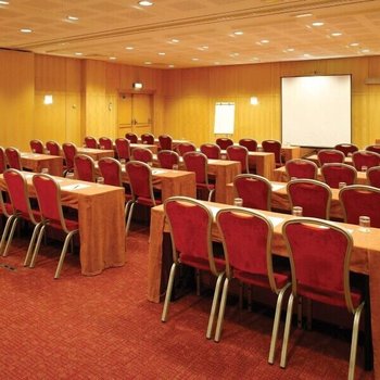 VIP Executive Entrecampos - Hotel & Conference