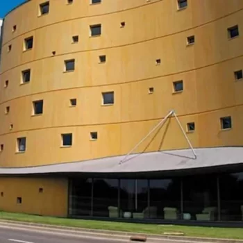 Standing Hotel Suites by Actisource