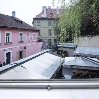 白天鵝精品公寓