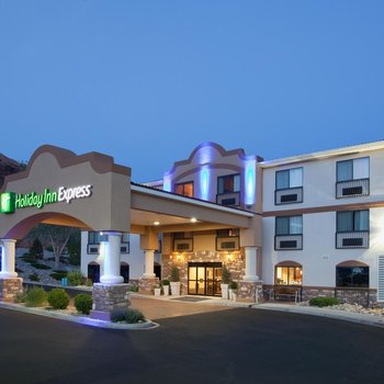 莫阿布智選假日套房酒店