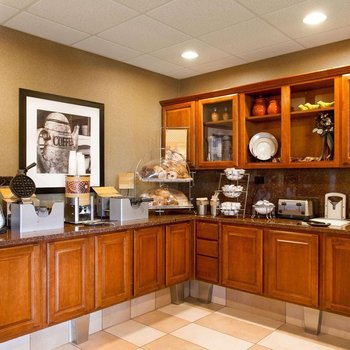 Hampton Inn & Suites Addison