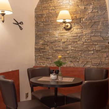 U茲拉提努澤克酒店