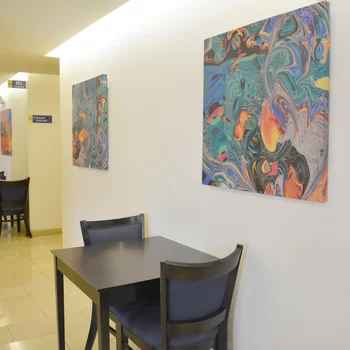 Days Inn & Suites by Wyndham Milwaukee