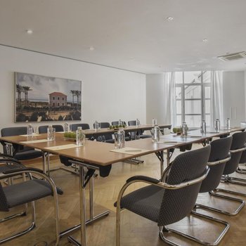 安格雷特里酒店