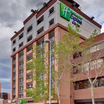 Holiday Inn Express & Suites Calgary