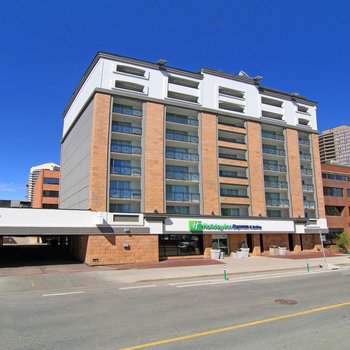 Holiday Inn Express & Suites Calgary