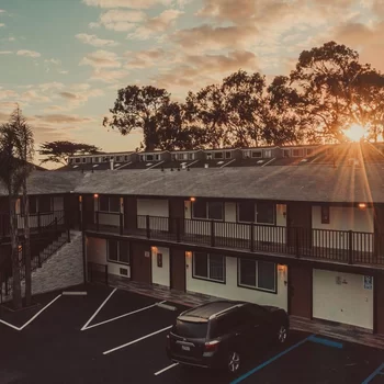 Blufftop Inn & Suites - Wharf/Restaurant District