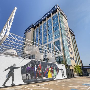 達拉斯洛倫佐希爾頓啟繽精選酒店