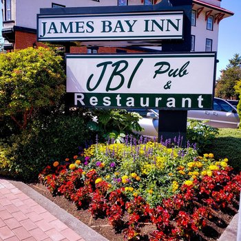 James Bay Inn Hotel, Suites & Cottage