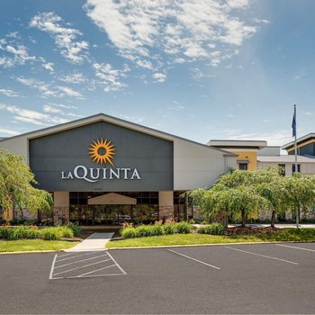 底特律都會機場拉昆塔溫德姆套房酒店