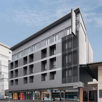 是隆阿斯皮拉寶石中心酒店