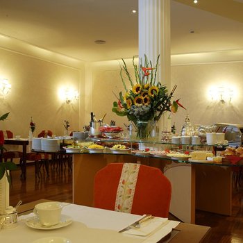 Hotel De La Ville