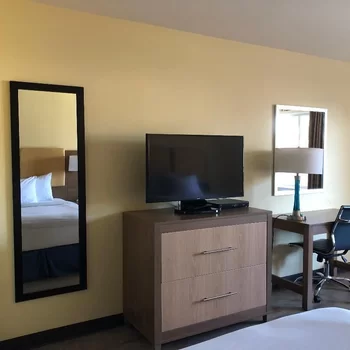 海沃德機場戴斯酒店