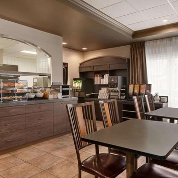 Days Inn by Wyndham Levis