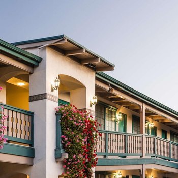 恩西納貝斯特韋斯特優質套房酒店